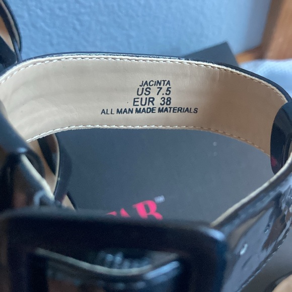 JustFab Jacinta platform heels in Black - Picture 7 of 11